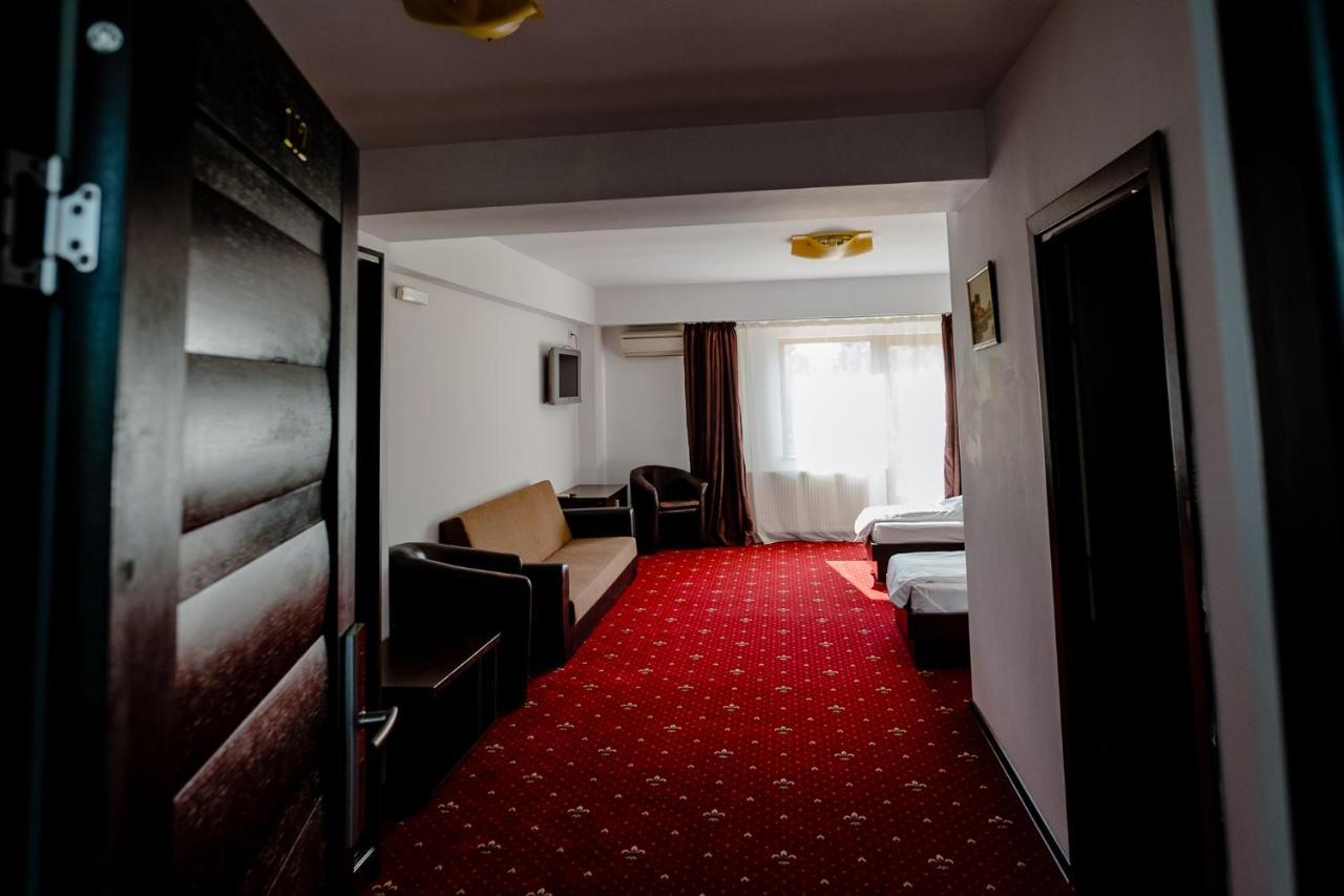 Pensiunea Vialux Bacau Bagian luar foto