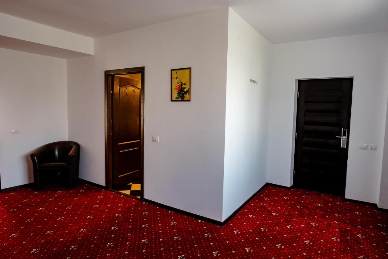 Pensiunea Vialux Bacau Bagian luar foto